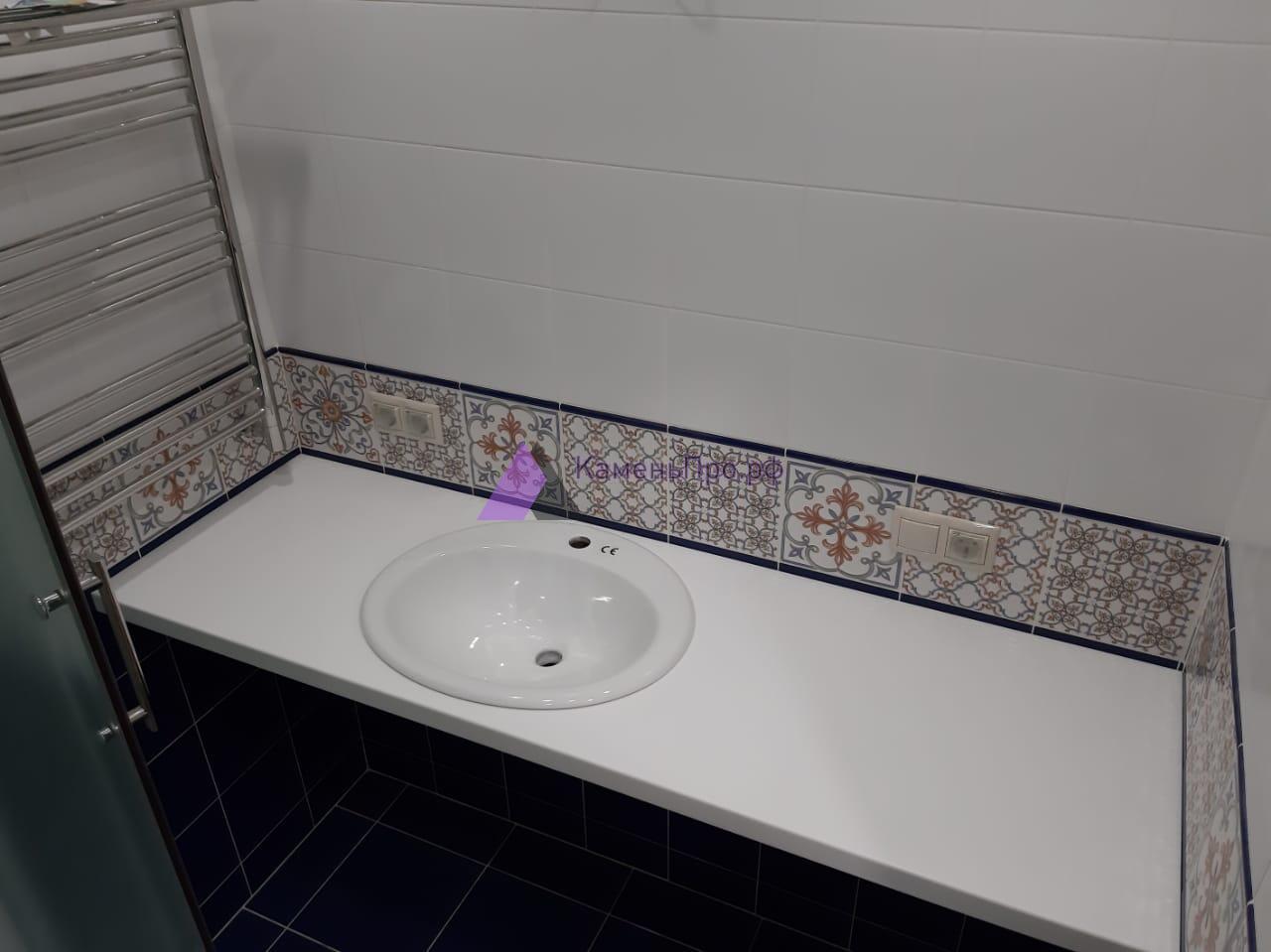 Столешница для ванной комнаты белая